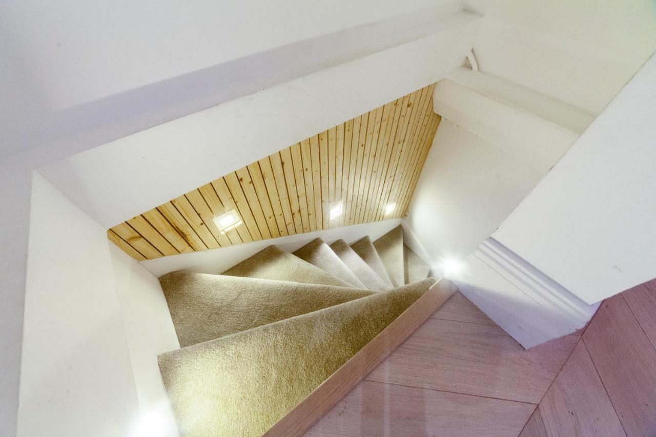 Bright King's Cross 2 Bedroom Flat With Patio London
