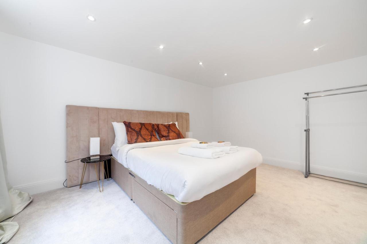 Bright King's Cross 2 Bedroom Flat With Patio Apartment London